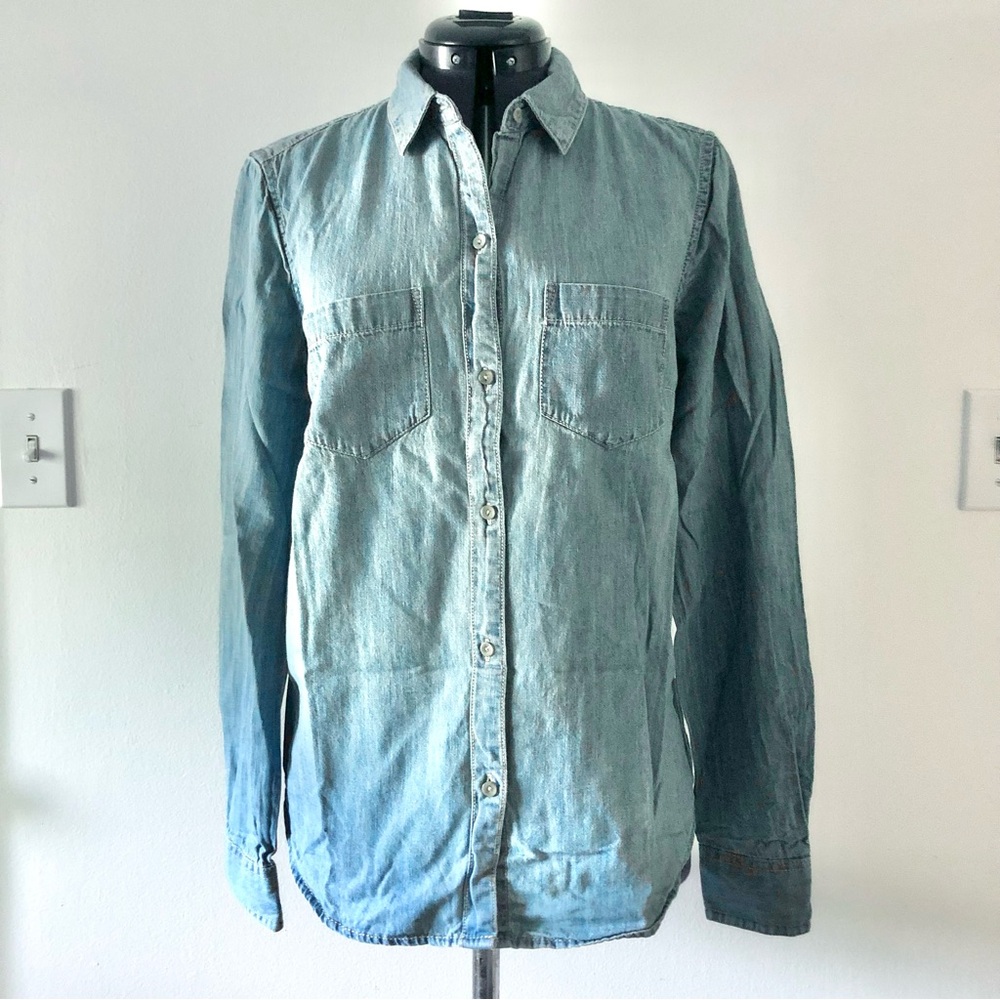 Liz Claiborne Chambray Button Down